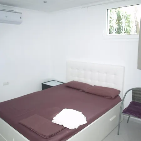 Villa 11 Bedrooms, 5 Bathrooms, Full Ac, Jacuzzi, Large Pool, Bbq, Pingpong *
