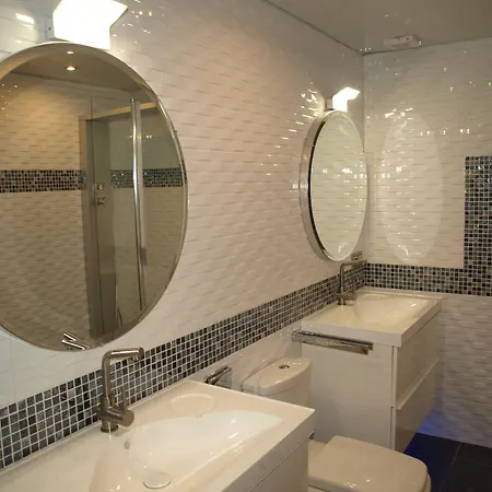 Villa 11 Bedrooms, 5 Bathrooms, Full Ac, Jacuzzi, Large Pool, Bbq, Pingpong Les Tres Cales