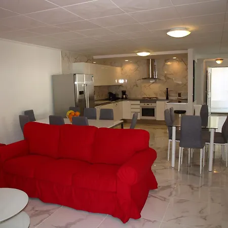 Villa 11 Bedrooms, 5 Bathrooms, Full Ac, Jacuzzi, Large Pool, Bbq, Pingpong