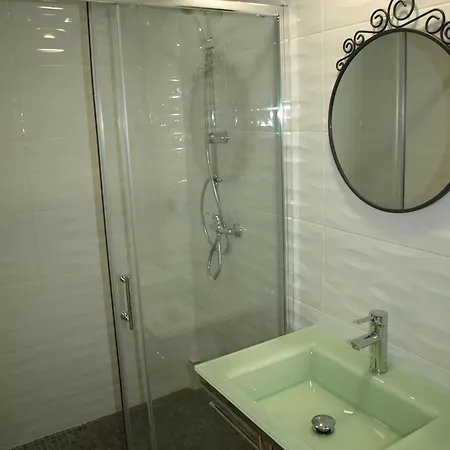 Villa 11 Bedrooms, 5 Bathrooms, Full Ac, Jacuzzi, Large Pool, Bbq, Pingpong *