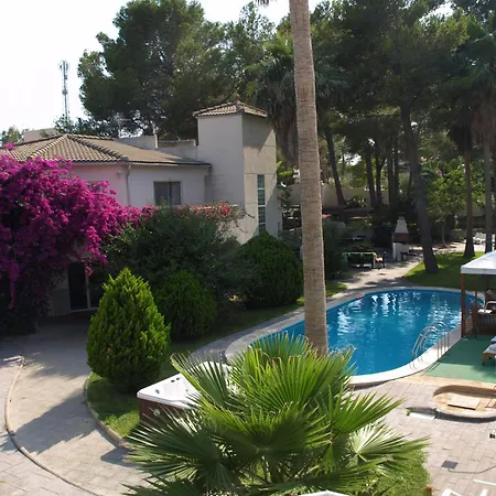 11 Bedrooms, 5 Bathrooms, Full Ac, Jacuzzi, Large Pool, Bbq, Pingpong Les Tres Cales